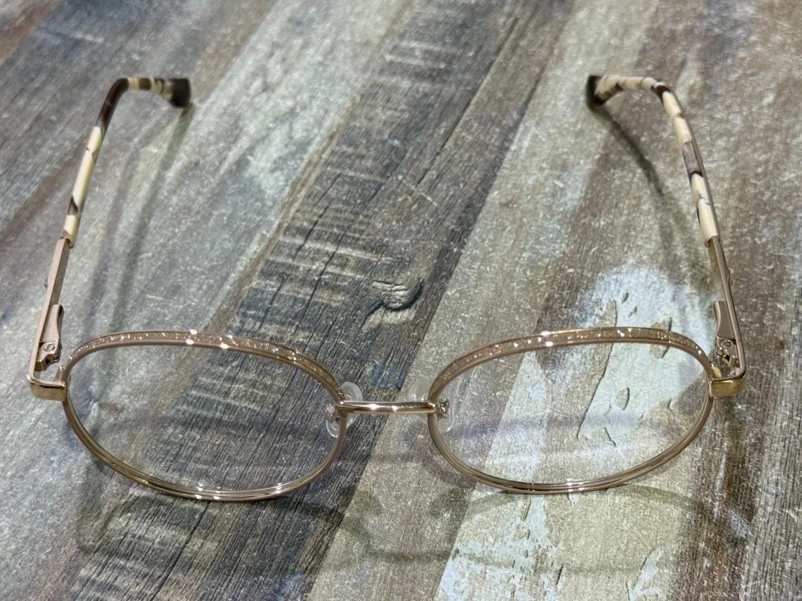 Montura Óvalo Nácar de acetato y metal para mujer